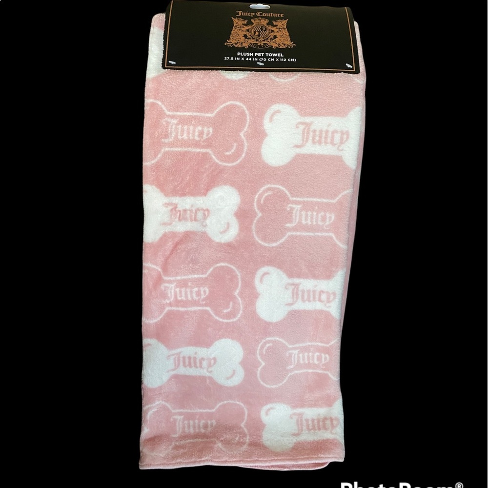 Juicy Couture Plush Pet Towel/ Throw. 27.5 in x 44 in Pink and White New